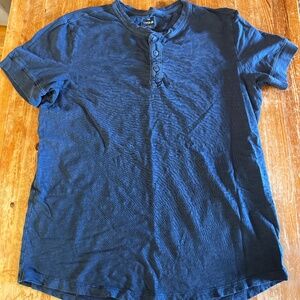 Gap “Lived-In” Blue Short-Sleeve Tee — Size Large — Like New Condition